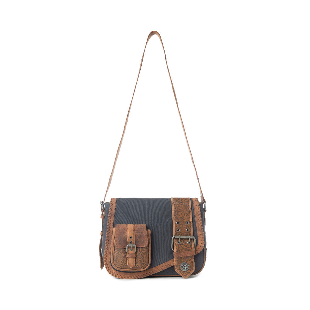Maiden Myra Outlaw's Travel Leather Shoulder Bag in Copper Tan