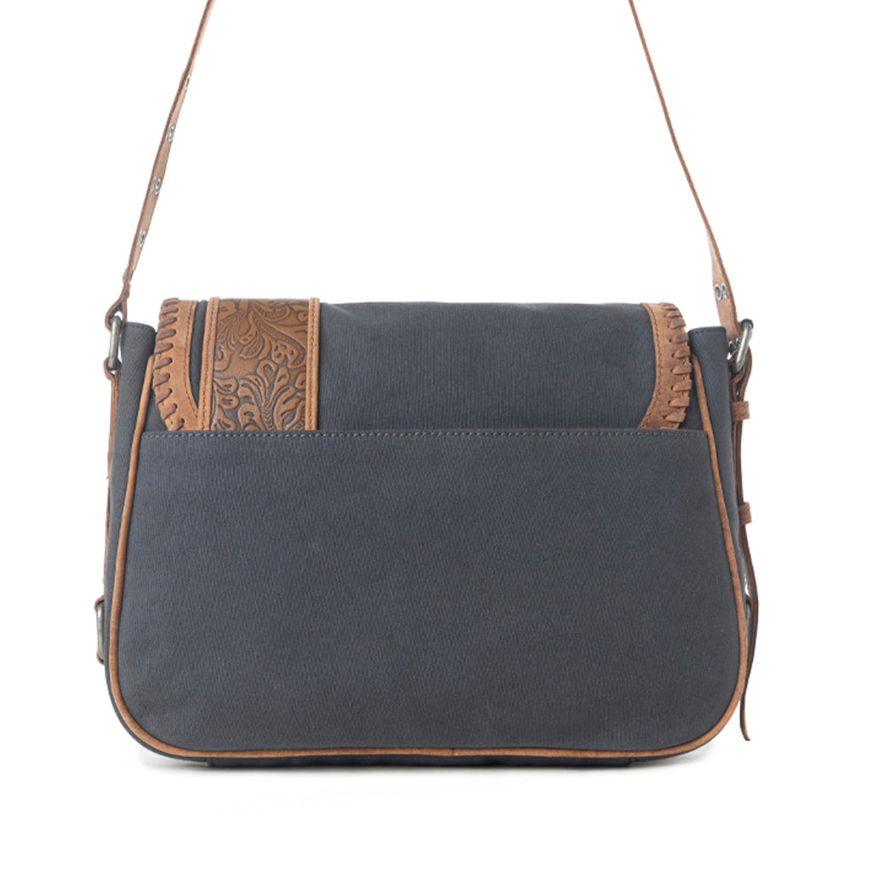 Maiden Myra Outlaw's Travel Leather Shoulder Bag in Copper Tan