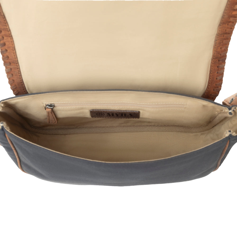 Maiden Myra Outlaw's Travel Leather Shoulder Bag in Copper Tan